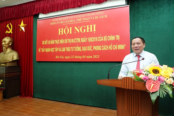 Bộ trưởng Nguyễn Văn Hùng: Học tập và làm theo Bác phải thực chất, thường xuyên - Anh 1