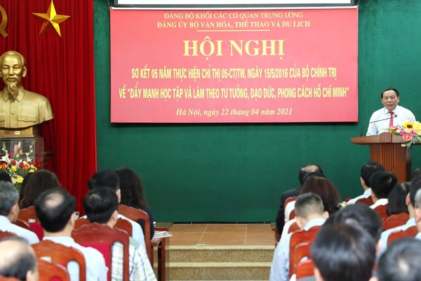 Bộ trưởng Nguyễn Văn Hùng: Học tập và làm theo Bác phải thực chất, thường xuyên - Anh 2