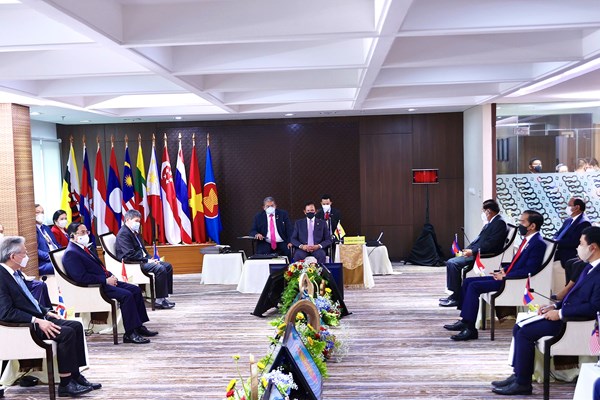 Thủ tướng Phạm Minh Chính kết thúc chuyến công tác tham dự Hội nghị các nhà Lãnh đạo ASEAN - Anh 12