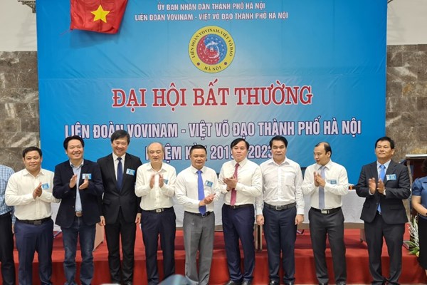 Ông Bạch Ngọc Chiến là tân Chủ tịch Liên đoàn Vovinam-Việt võ đạo Hà Nội - Anh 2