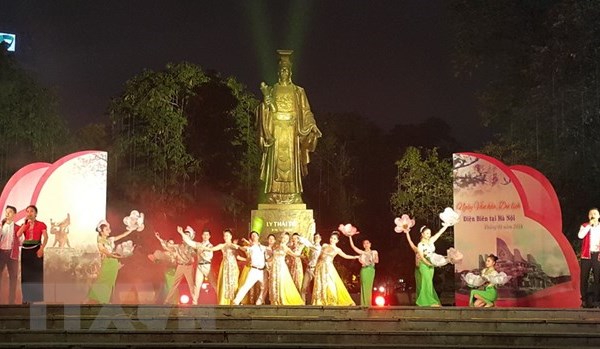 Giới thiệu và quảng bá văn hóa, du lịch Điện Biên tại phố đi bộ Hà Nội - Anh 1