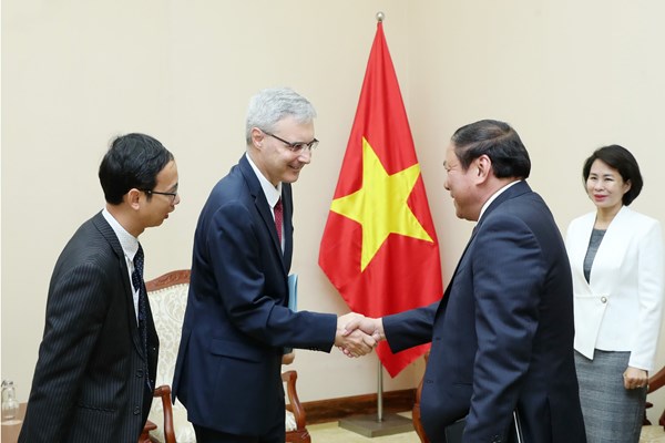 Tăng cường hợp tác văn hóa, thể thao, du lịch giữa Việt Nam và Pháp - Anh 1