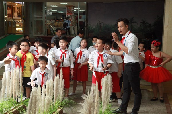 Sôi động chương trình giáo dục trải nghiệm tại Bảo tàng Hồ Chí Minh - Anh 6