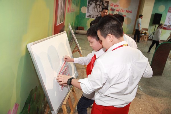Sôi động chương trình giáo dục trải nghiệm tại Bảo tàng Hồ Chí Minh - Anh 7