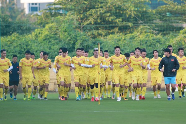 35 cầu thủ Việt Nam chuẩn bị cho vòng loại World Cup 2022 - Anh 1