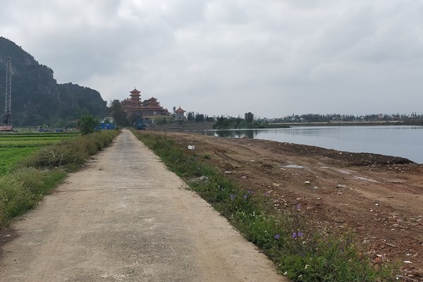 Nạo vét, khơi thông và xây kè sông Cổ Cò Quảng Nam - Đà Nẵng: Nguy cơ bờ kè phá vỡ cảnh quan, sinh thái - Anh 2