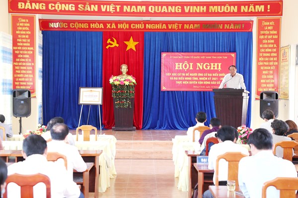 Bộ trưởng Bộ VHTTDL Nguyễn Văn Hùng: “Sẽ nỗ lực, đồng hành cùng Kon Tum “xây tổ đón đại bàng” về đầu tư - Anh 1