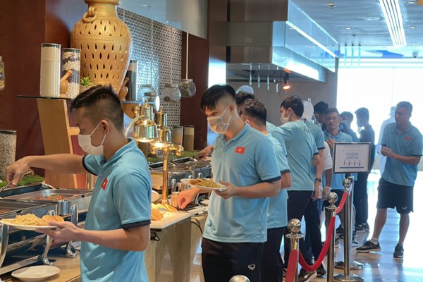 Đội tuyển Futsal Việt Nam đã đặt chân tới UAE - Anh 2