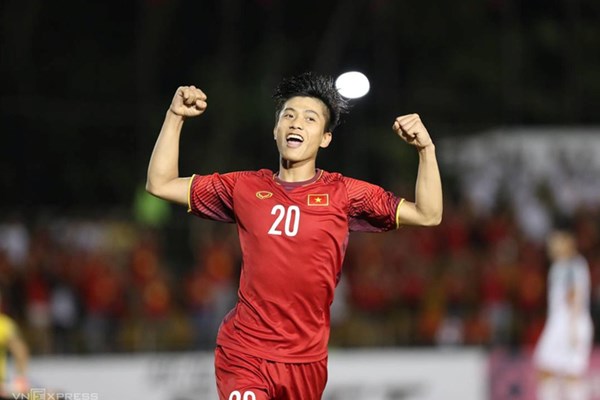 Phan Văn Đức gia hạn hợp đồng với CLB Sông Lam Nghệ An - Anh 2