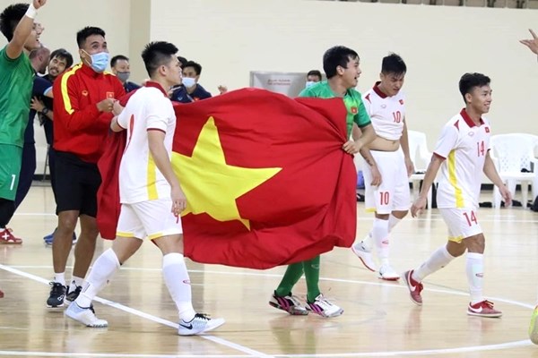 Chiến thắng của tinh thần Việt Nam - Anh 2