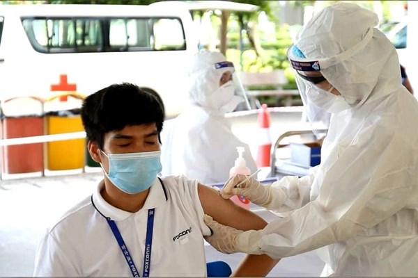 Trong vòng 1 tuần phải tiêm xong 400.000 liều vắcxin tại Bắc Ninh và Bắc Giang - Anh 1