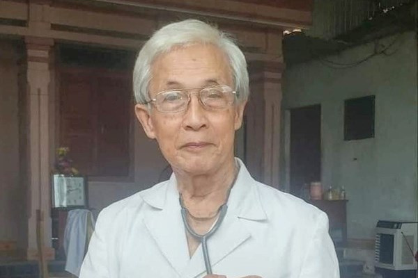 Gần 80 tuổi vẫn viết đơn tình nguyện ra Bắc Giang chống dịch Covid-19 - Anh 1