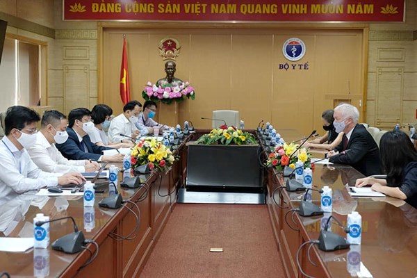 3 Đại sứ cam kết tạo điều kiện để Việt Nam tiếp cận các nguồn vắcxin phòng Covid-19 - Anh 3