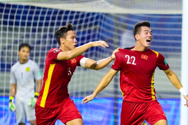 Truyền thông quốc tế ấn tượng với trận thắng của tuyển Việt Nam trước Malaysia - Anh 1