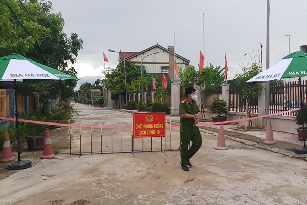 Hà Tĩnh, Nghệ An: Khởi tố vụ án làm lây lan dịch Covid-19 - Anh 2