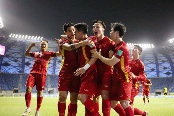 Giành vé vào vòng loại thứ ba World Cup 2022: Tầm vóc của  bóng đá Việt Nam - Anh 1