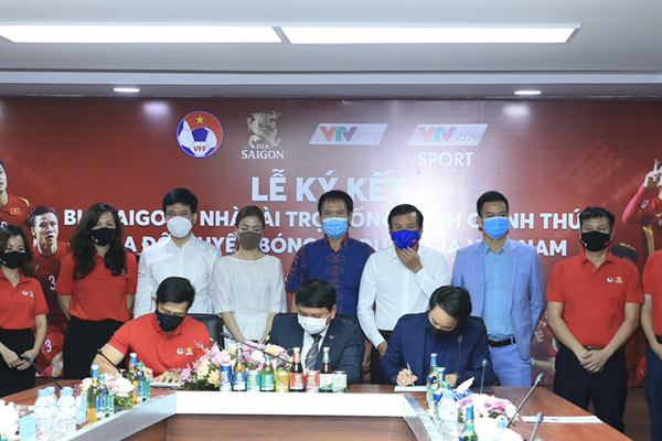 SABECO ký thỏa thuận hợp tác với VFF, VTVCab SPORT chính thức trở thành đối tác đồng hành cùng đội tuyển bóng đá quốc gia Việt Nam - Anh 2