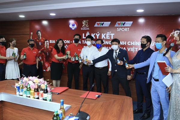 SABECO ký thỏa thuận hợp tác với VFF, VTVCab SPORT chính thức trở thành đối tác đồng hành cùng đội tuyển bóng đá quốc gia Việt Nam - Anh 5