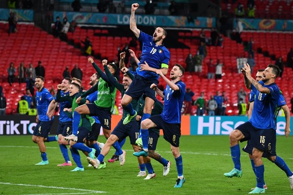 EURO 2020: Tuyển Italia được lịch sử ủng hộ trước trận chung kết - Anh 1