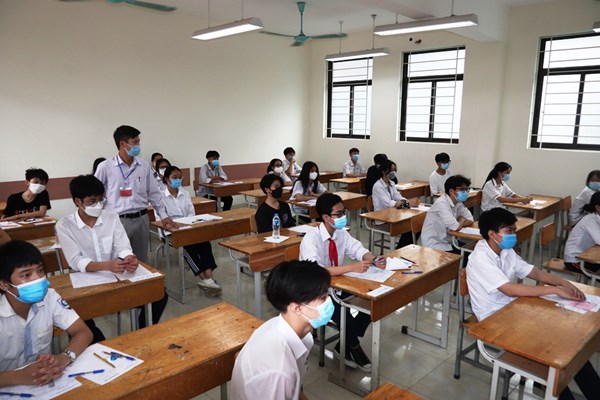 Hà Nội tuyển sinh đầu cấp năm học 2021-2022: “Cuộc đua” khốc liệt vào lớp 10 công lập - Anh 1