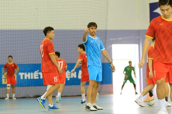 Tuyển Futsal Việt Nam âm tính với SARS CoV-2, sẵn sàng bước vào tập luyện - Anh 1
