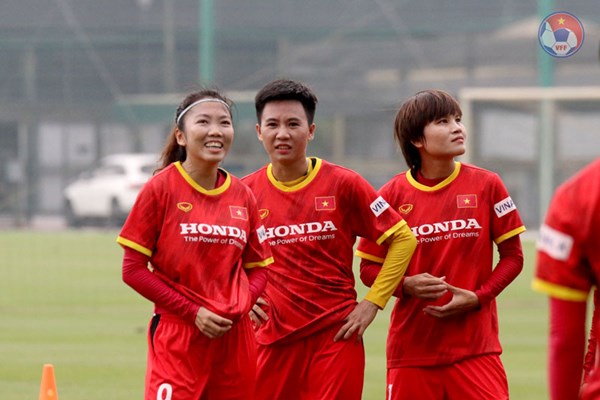 Tuyển nữ Việt Nam: Nhóm cầu thủ TP.HCM hoàn thành cách ly, bắt đầu tập luyện cùng đồng đội - Anh 1