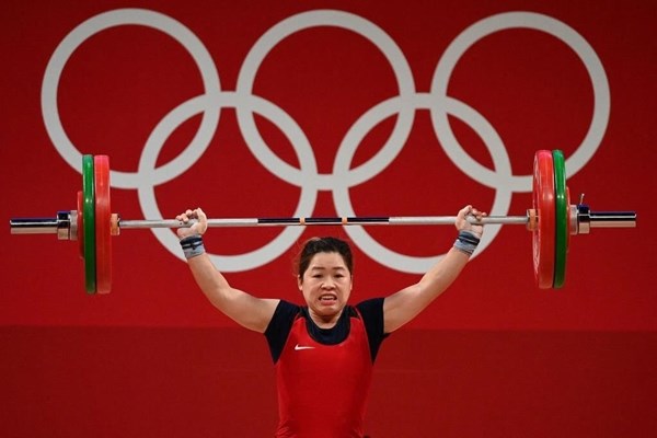 Olympic Tokyo: Hoàng Thị Duyên thi đấu nỗ lực tại hạng cân 59kg - Anh 1