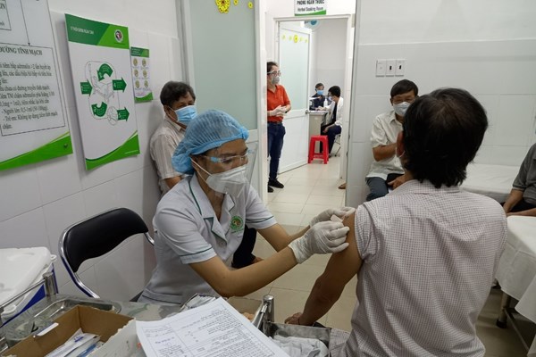 Việt Nam ký kết hợp đồng chuyển giao công nghệ liên quan đến vắc xin Covid-19 với Nga, Mỹ, Nhật - Anh 1
