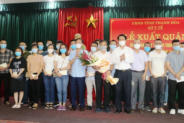 Tỉnh Thanh Hóa tiếp tục cử thêm 50 y, bác sĩ vào TP Hồ Chí Minh và tỉnh Bình Dương chống dịch - Anh 1