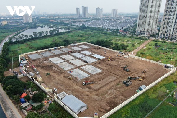 Bệnh viện dã chiến quy mô lớn đang được xây dựng ở Hà Nội - Anh 2