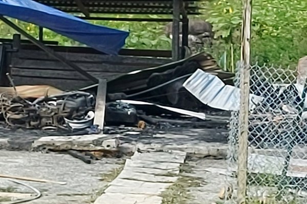 Quảng Nam: Cháy nhà trong đêm, hai vợ chồng thiệt mạng - Anh 1