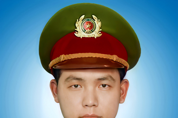 Chủ tịch nước truy tặng Huân chương Chiến công cho Đại úy Phan Tấn Tài - Anh 1
