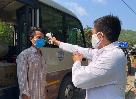 Lái xe từ vùng dịch đến Quảng Ngãi: Không cách ly tập trung, không được qua chốt - Anh 1