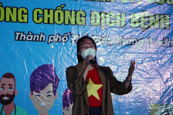 Nguyễn Phi Hùng, Đàm Vĩnh Hưng và nhiều văn nghệ sĩ biểu diễn phục vụ tại khu cách ly, bệnh viện dã chiến TP.HCM - Anh 9
