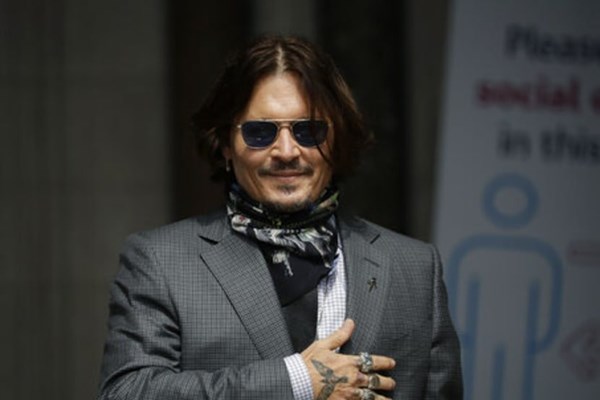 Các nhà làm phim nữ phản đối giải thưởng điện ảnh Tây Ban Nha được trao cho Johnny Depp - Anh 1