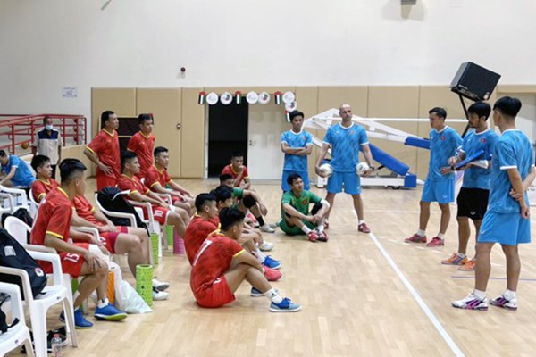 Tuyển Futsal Việt Nam ra Hà Nội “rèn quân”, chuẩn bị cho World Cup - Anh 1