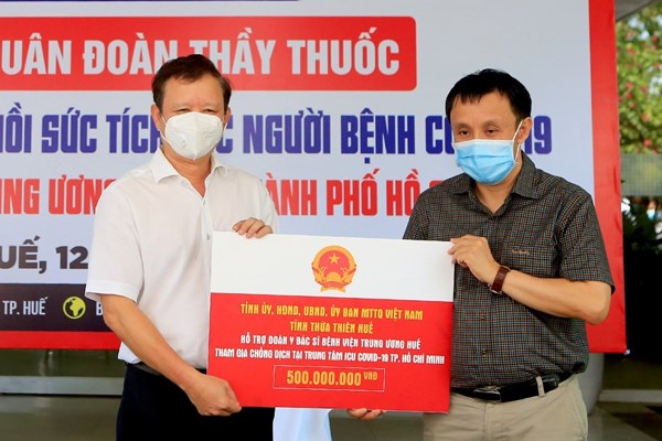 Thừa Thiên Huế: Gần 200 y, bác sĩ hỗ trợ TP.HCM chống dịch - Anh 2