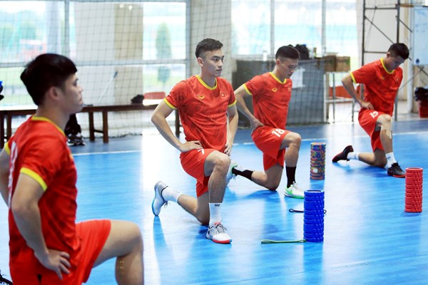 Tuyển Futsal Việt Nam tập trung cao độ cho World Cup - Anh 1