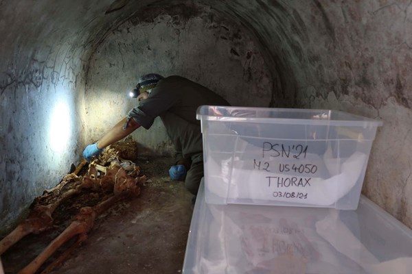 Phát hiện bộ xương làm sáng tỏ nền văn hóa Pompeii cổ đại - Anh 2