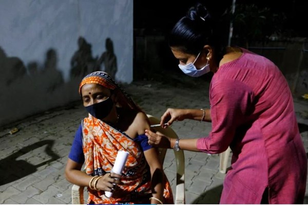 Ấn Độ cấp phép khẩn cấp vắc xin ADN đầu tiên trên thế giới - Anh 1