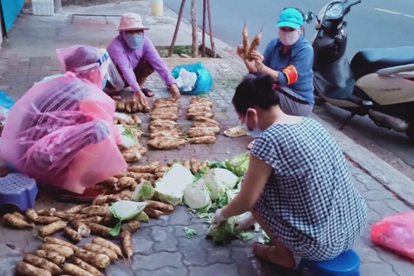 Đà Nẵng: Hỗ trợ viện phí cho tổ trưởng dân phố gặp nạn khi chở rau giúp dân - Anh 1