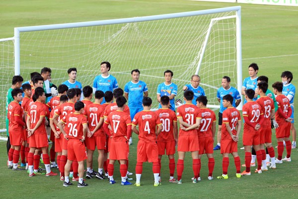 Đêm nay, ĐT Việt Nam lên đường dự Vòng loại World Cup 2022 - Anh 1