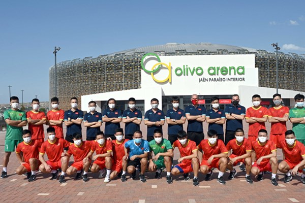 Tuyển Futsal Việt Nam tích cực chuẩn bị cho giải Tứ hùng ở Tây Ban Nha - Anh 1