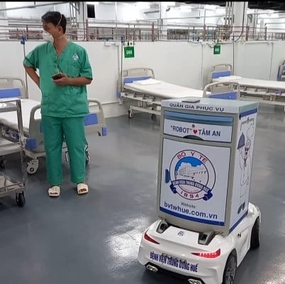 Đưa robot và giải pháp trí tuệ nhân tạo AI trong điều trị bệnh nhân Covid-19 - Anh 1