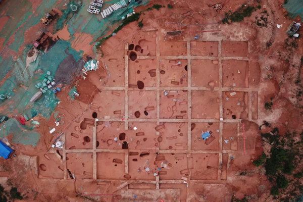 Trung Quốc khai quật hàng trăm ngôi mộ cổ từ thời Chiến quốc - Anh 1