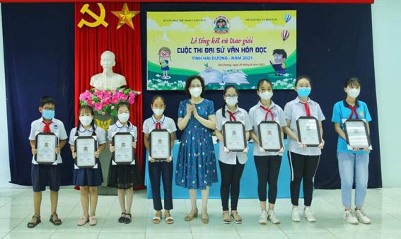 Hải Dương, Tuyên Quang: Trao giải Cuộc thi Đại sứ Văn hóa đọc năm 2021 - Anh 1