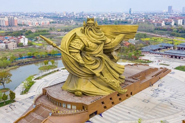 Trung Quốc di dời tượng Quan Vũ khổng lồ - Anh 1