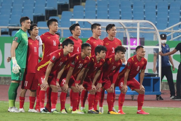 Tuyển Việt Nam thi đấu nỗ lực trước Australia - Anh 1