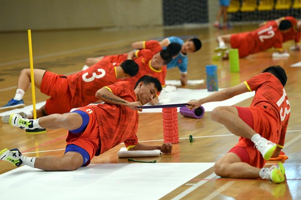 World Cup Futsal 2021: Tuyển Việt Nam làm quen nguyên tắc sử dụng VS - Anh 2