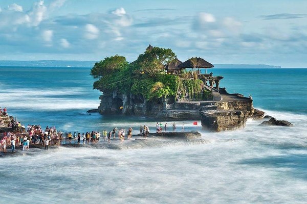 Indonesia nới lỏng các hạn chế đi lại ở Bali - Anh 1